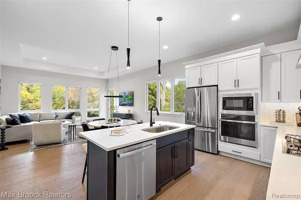 West Bloomfield Twp, MI 48322,7475 Gramercy Circle 18
