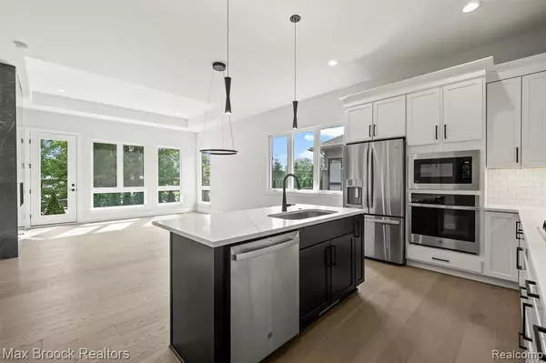 West Bloomfield Twp, MI 48322,7479 Gramercy Circle 16