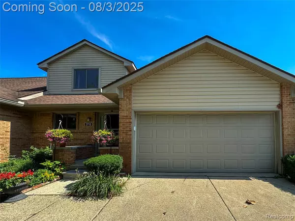 3715 Old Creek Road, Troy, MI 48084