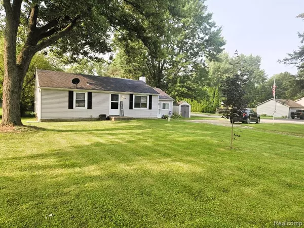 6290 Lapeer Road, Burton, MI 48509