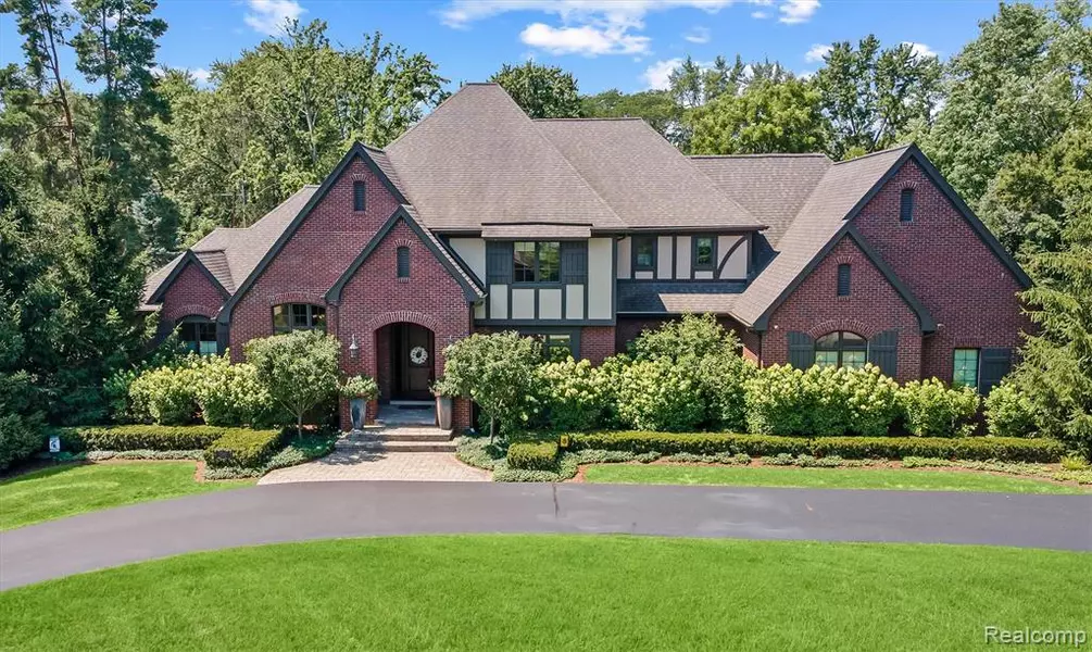 7340 Chula Vista Lane, Bloomfield Twp, MI 48301