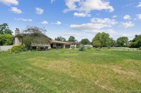 Farmington, MI 48336,24055 Springbrook Drive