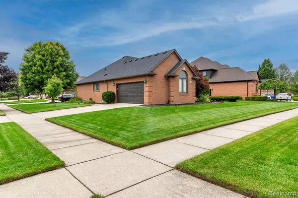 Macomb Twp, MI 48042,17326 Country Club Drive