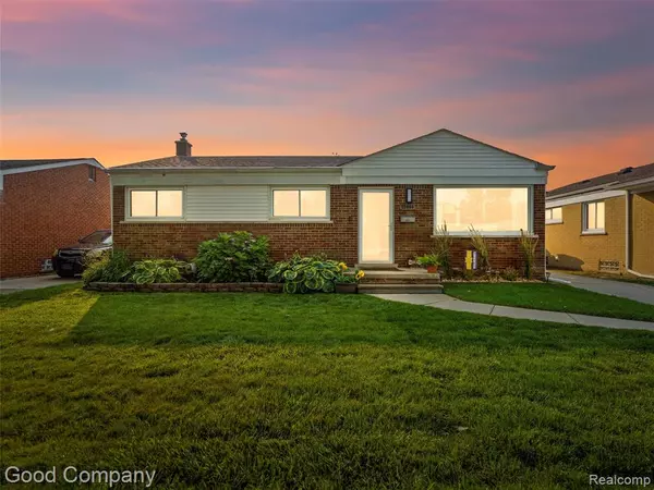 32406 Van Dover Street, St. Clair Shores, MI 48082