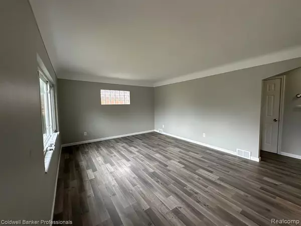 Warren, MI 48091,22521 Panama Avenue