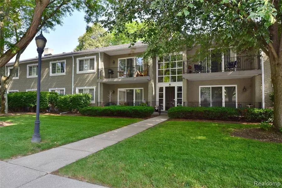 1111 N OLD WOODWARD Avenue A 13, Birmingham, MI 48009