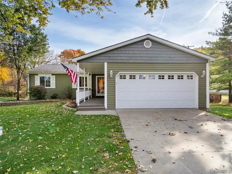 987 FAIRLEDGE Street, Orion Twp, MI 48362