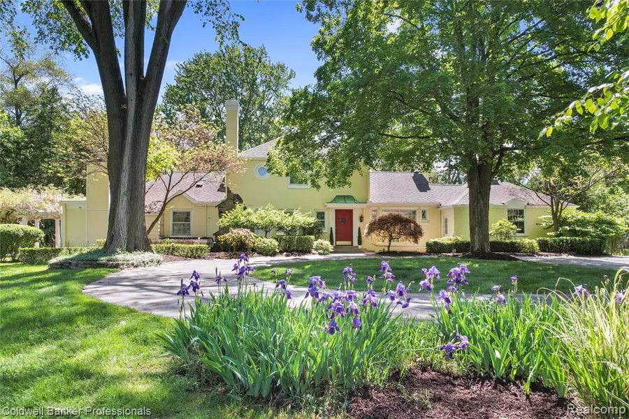 19905 Beverly Road, Beverly Hills Vlg, MI 48025