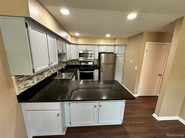 Novi, MI 48167,41729 BROQUET Drive