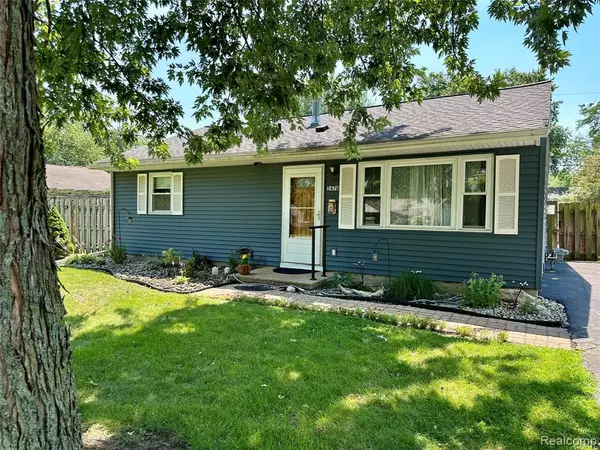2470 Northdale Drive, Grand Blanc, MI 48439