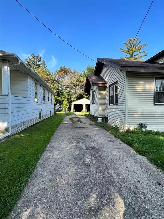 Saginaw, MI 48602,2243 Avon Street