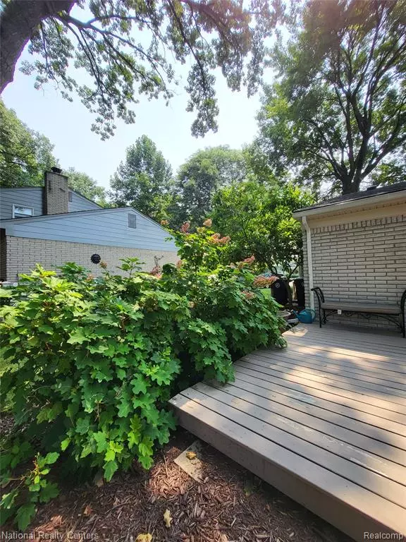 Livonia, MI 48152,32960 Brier Court
