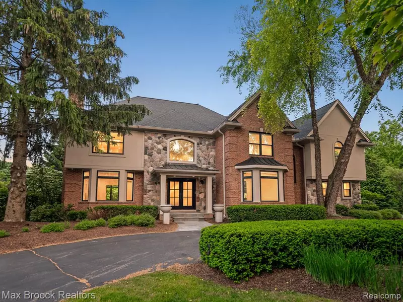 4331 Spruce Hill Lane, Bloomfield Hills, MI 48301