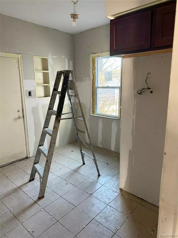 Detroit, MI 48238,15810 Normandy Street