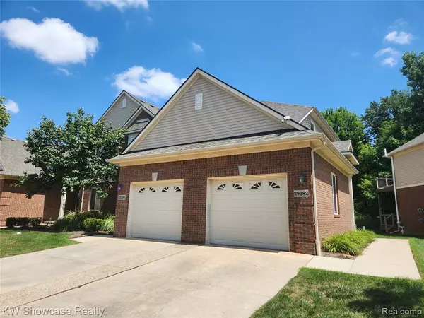 29382 Woodpark Circle 685, Warren, MI 48092