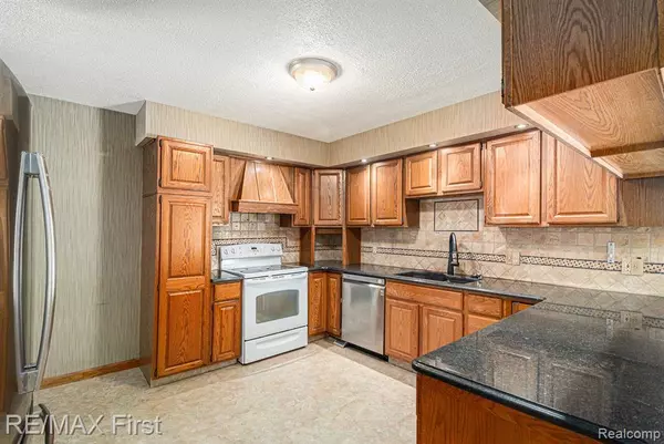 Sterling Heights, MI 48310,40034 Kristen Drive