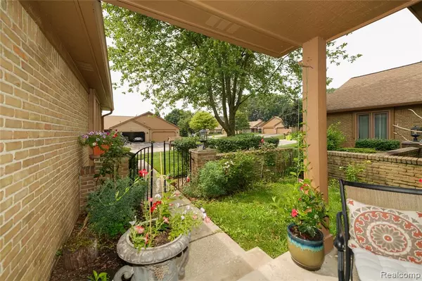 Rochester Hills, MI 48307,2162 London Bridge Drive