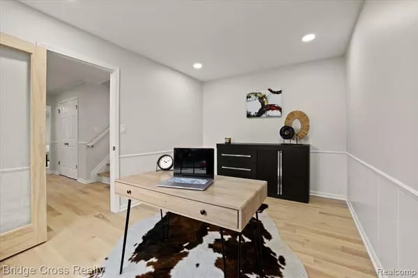 Bloomfield Hills, MI 48304,655 S Spinningwheel Lane
