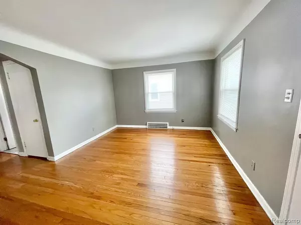Royal Oak, MI 48067,1209 N Wilson Avenue