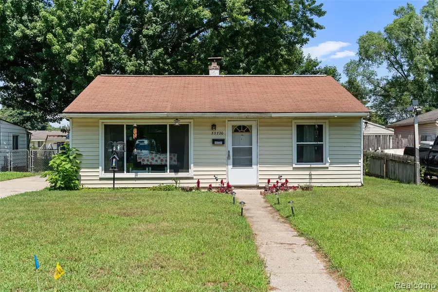 35720 Glen Street, Westland, MI 48186