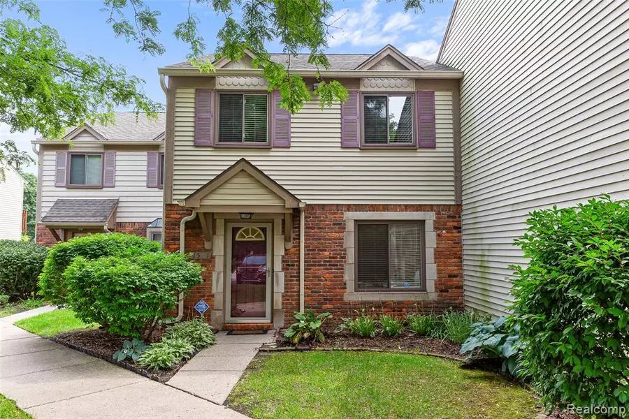 1571 Streamwood Court, Rochester, MI 48309