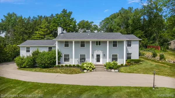 3060 Chickering Lane, Bloomfield Twp, MI 48302