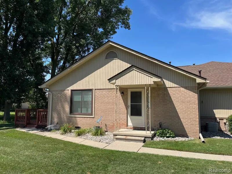 19238 Angela Court 7 28, Roseville, MI 48066