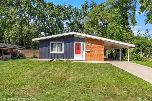 29641 Fairfax Street, Southfield, MI 48076