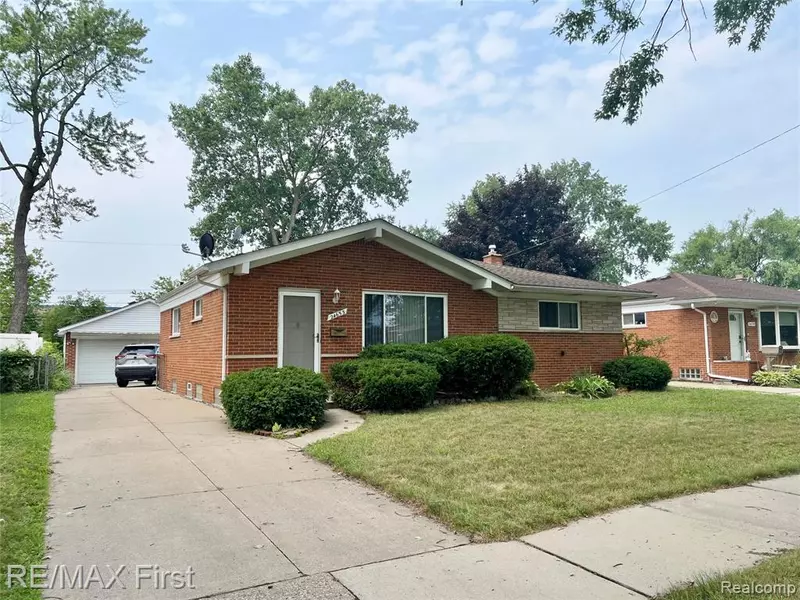 24653 Masch Avenue, Warren, MI 48091