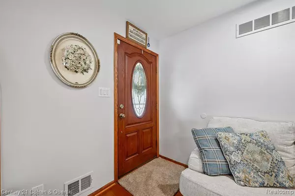Dearborn, MI 48128,23511 Hollander Street