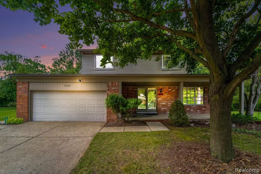 1079 Snead Drive, Troy, MI 48085