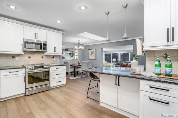 Bloomfield Hills, MI 48302,5908 Burnham Road