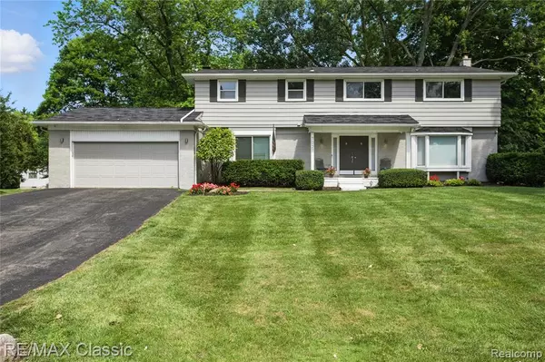 7027 Beverly Crest Drive, West Bloomfield Twp, MI 48322