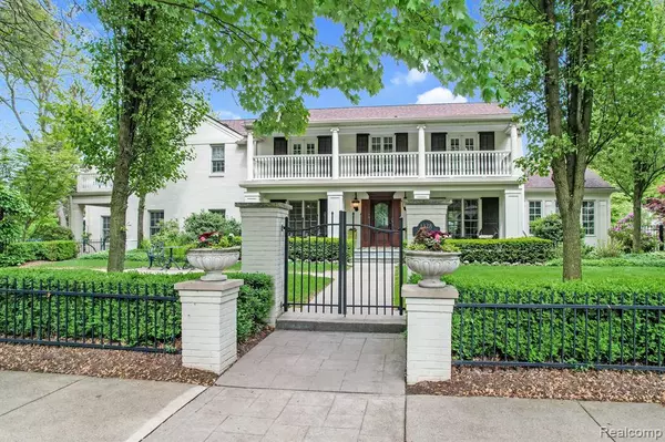 1378 LYONHURST Street, Birmingham, MI 48009