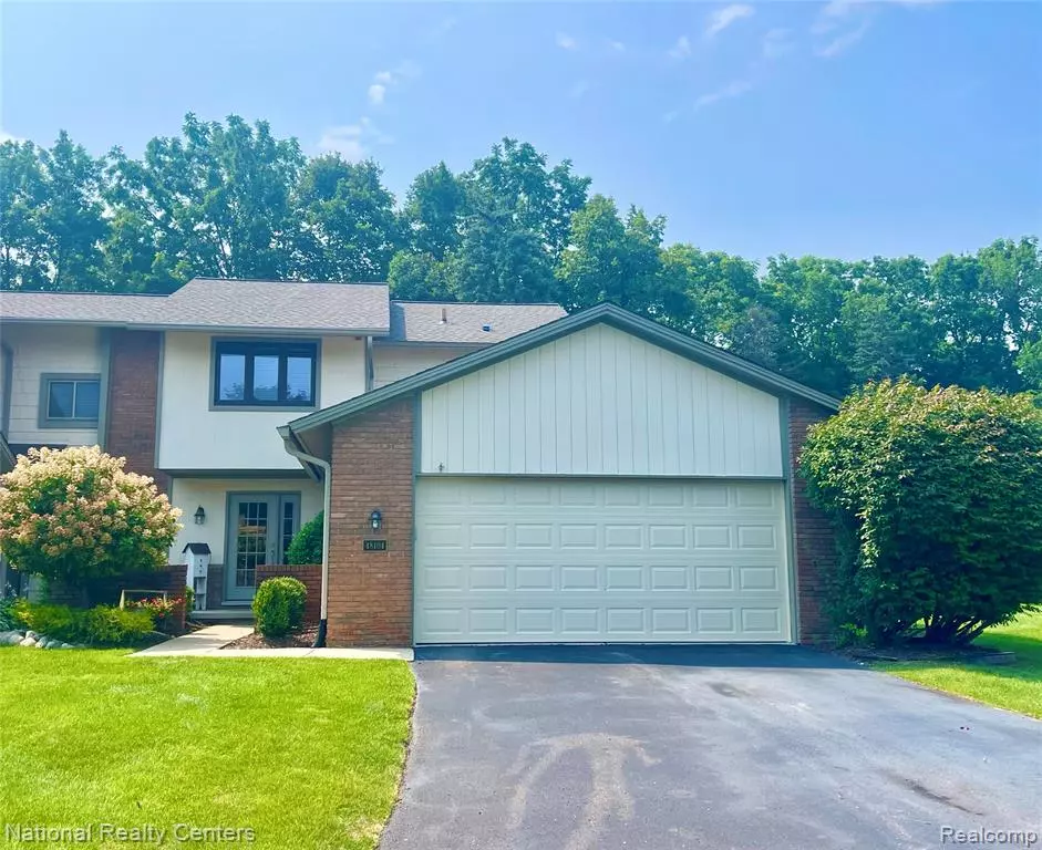 Plymouth, MI 48170,48104 COLONY FARM CIR