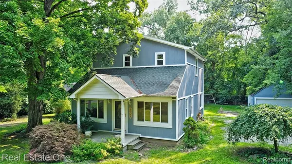 2675 Massena Street, Commerce Twp, MI 48382
