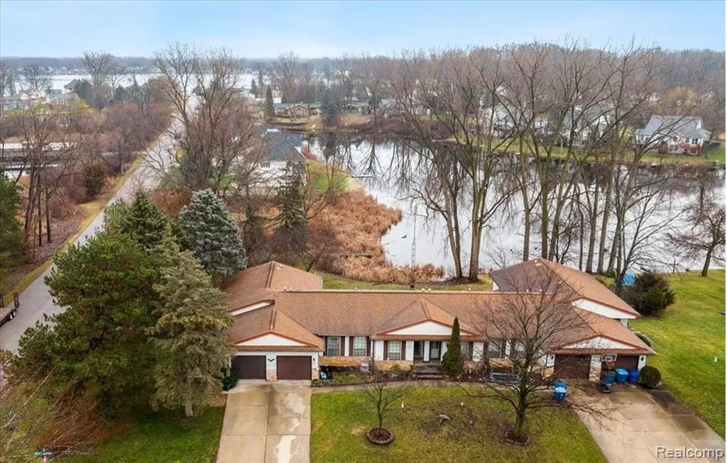 Fenton, MI 48430,2369 Golden Shores Drive