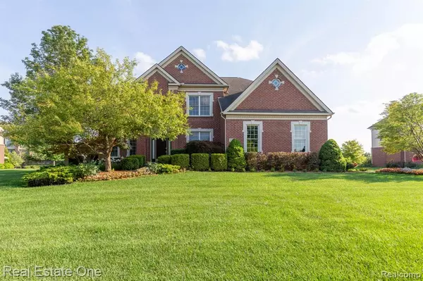 3755 S Century Oak Circle, Oakland Twp, MI 48363