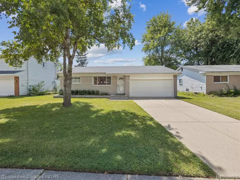 2574 Binghamton Drive, Auburn Hills, MI 48326