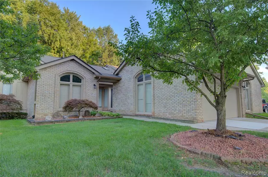43164 W Kirkwood Drive 35 145, Clinton Twp, MI 48038