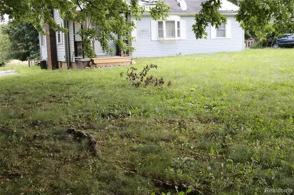 8294 Davison Road, Davison, MI 48423