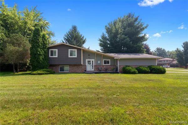 3520 Tara Drive, Highland Twp, MI 48356