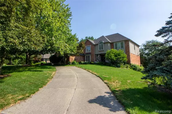 3066 Woodcreek Way, Bloomfield Hills, MI 48304