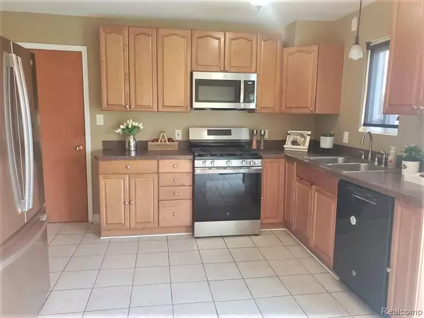 Warren, MI 48089,25009 Rayburn Drive