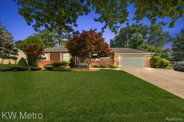 18241 Dunblaine Avenue, Beverly Hills Vlg, MI 48025