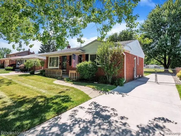 28155 Newport Drive, Warren, MI 48088