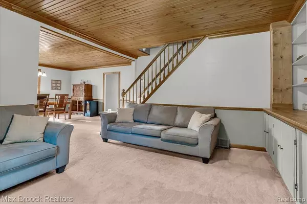 South Lyon, MI 48178,415 W Lake Street