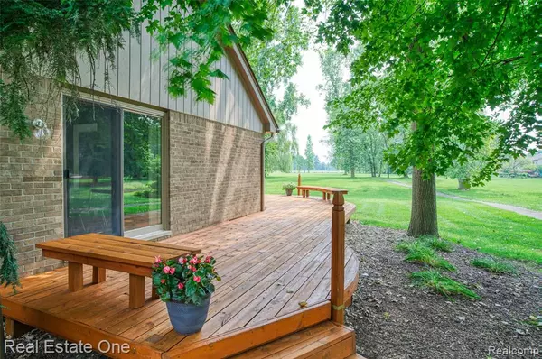 Farmington Hills, MI 48331,33771 Walnut Lane