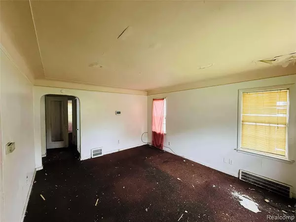 Detroit, MI 48219,18241 Kentfield Street