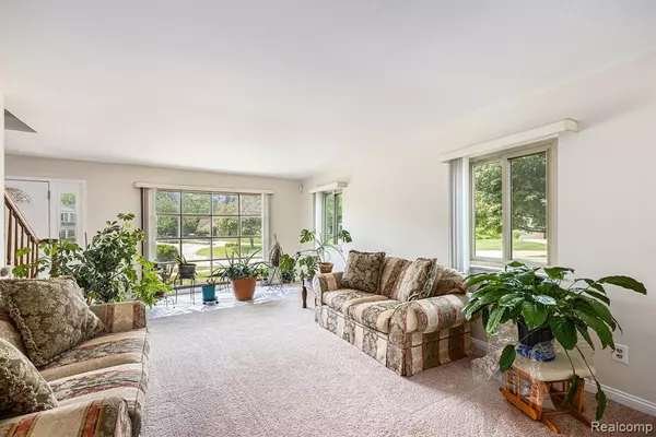 Farmington Hills, MI 48336,24890 Arden Park Drive